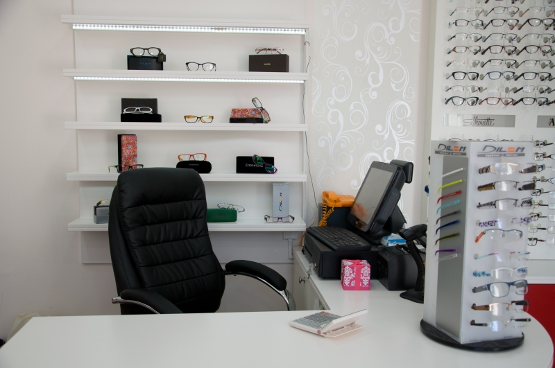 opticien-LE PRADET-min_spectacle-office-furniture-room-interior-design-design-809392-pxhere.com